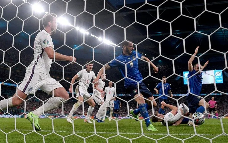 Leonardo Bonucci ghi bàn thắng thứ 142 của EURO 2020